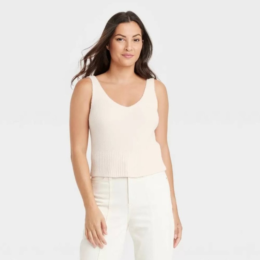 A New Day NWT V-Neck Fuzzy Sweater Tank Top Cream Women's Large
